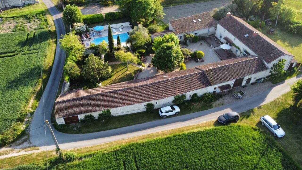Les Coindries Villa Faye-la-Vineuse Exterior photo