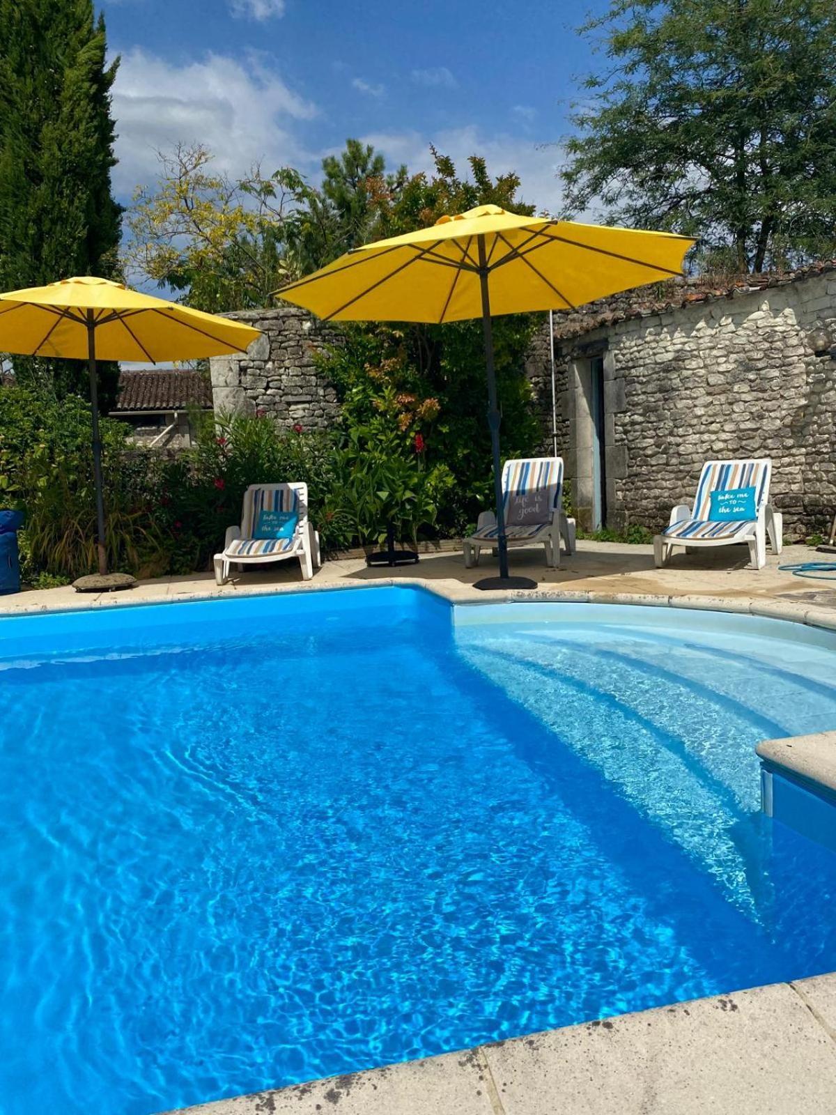 Les Coindries Villa Faye-la-Vineuse Exterior photo