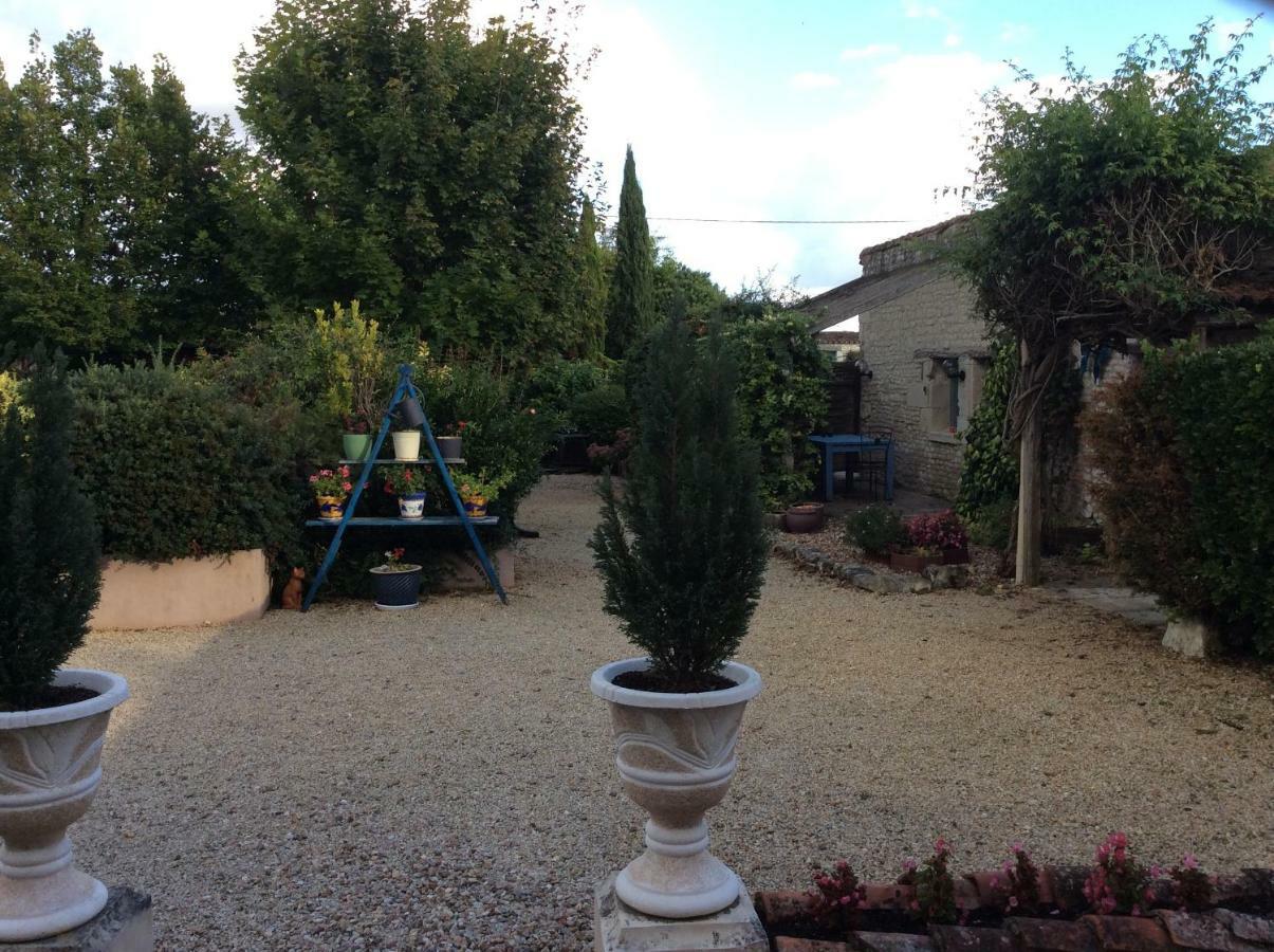 Les Coindries Villa Faye-la-Vineuse Exterior photo